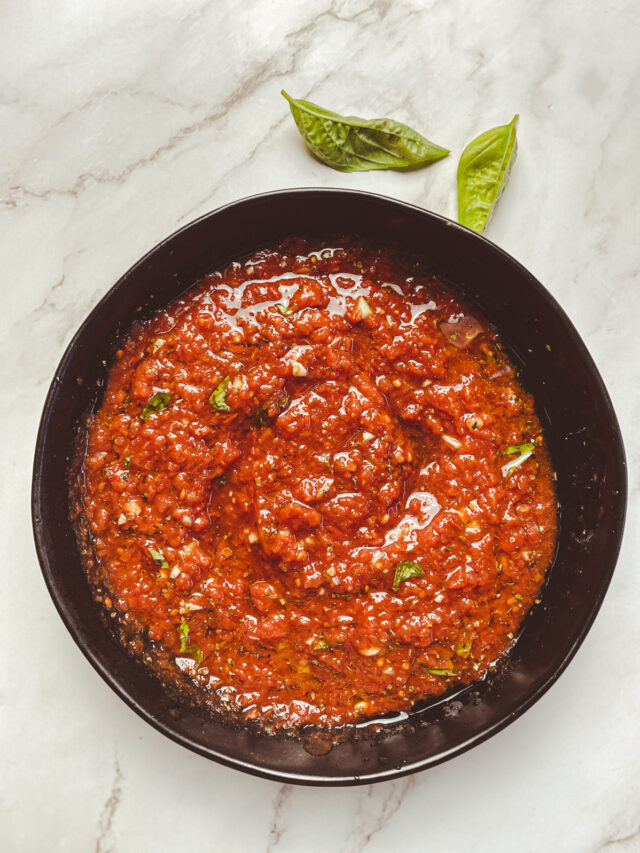 Classic Neapolitan Pizza Sauce: Simplicity and Flavor in Every Bite!
