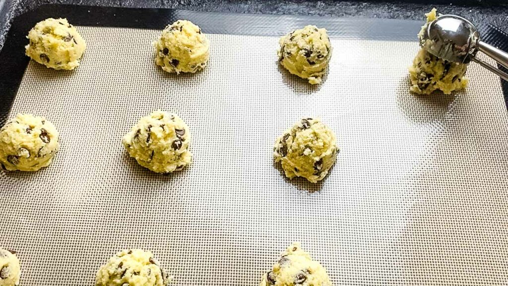 making chocolate chip cookies dough