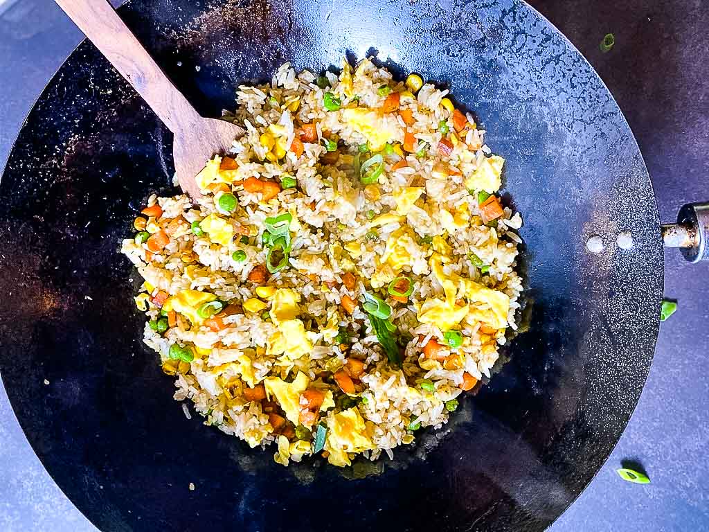 vegetable fried rice recipe in a wok