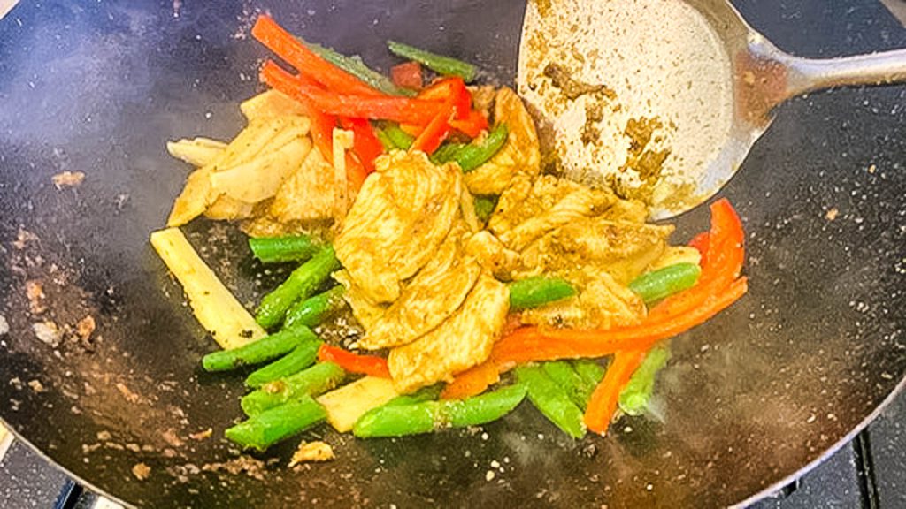 curry fried rice chicken.